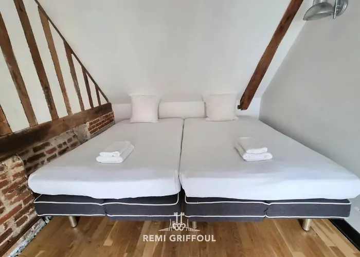 Kinta Panda Pool Table Center 13 2 Guests * 翁弗勒尔