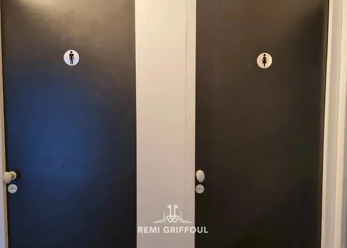 Kinta Panda Pool Table Center 13 2 Guests 度假居 *